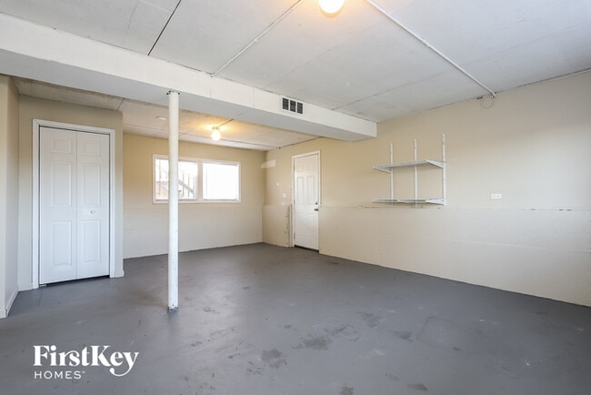 Building Photo - 440 Frontage Rd