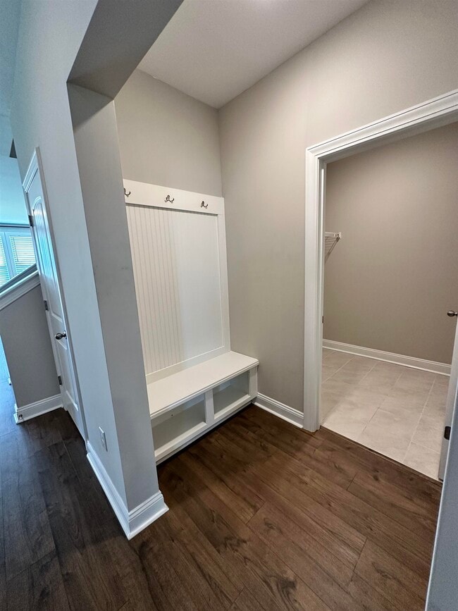 Building Photo - 686 Oyster Dr