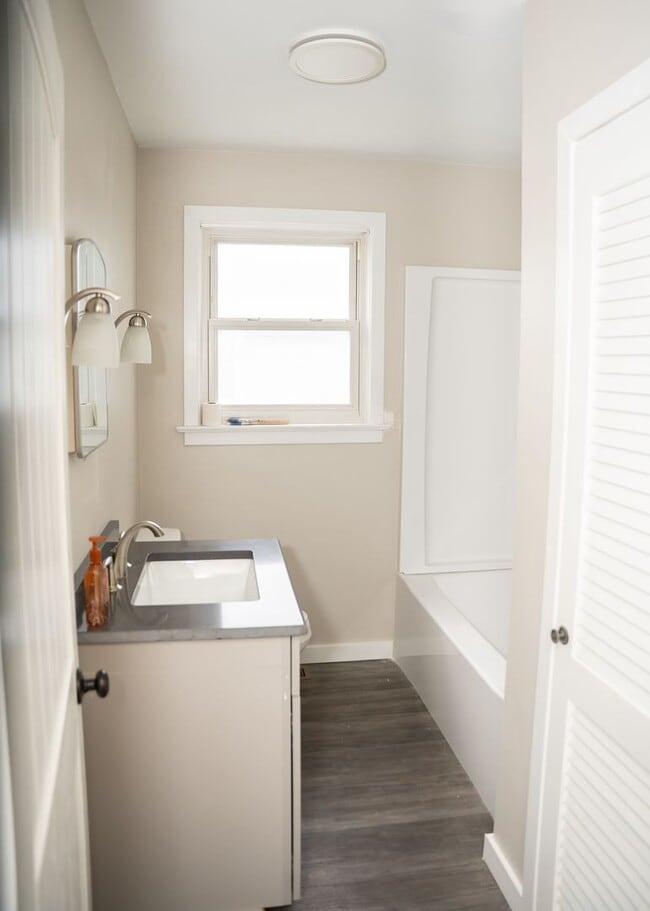 Building Photo - 3950 Locust Grove Rd