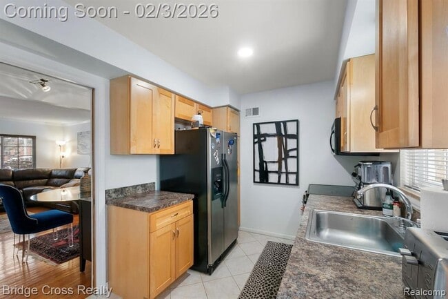 Building Photo - 4811 Mansfield Ave