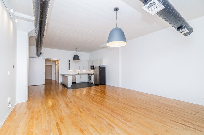 Building Photo - 1021 S State St