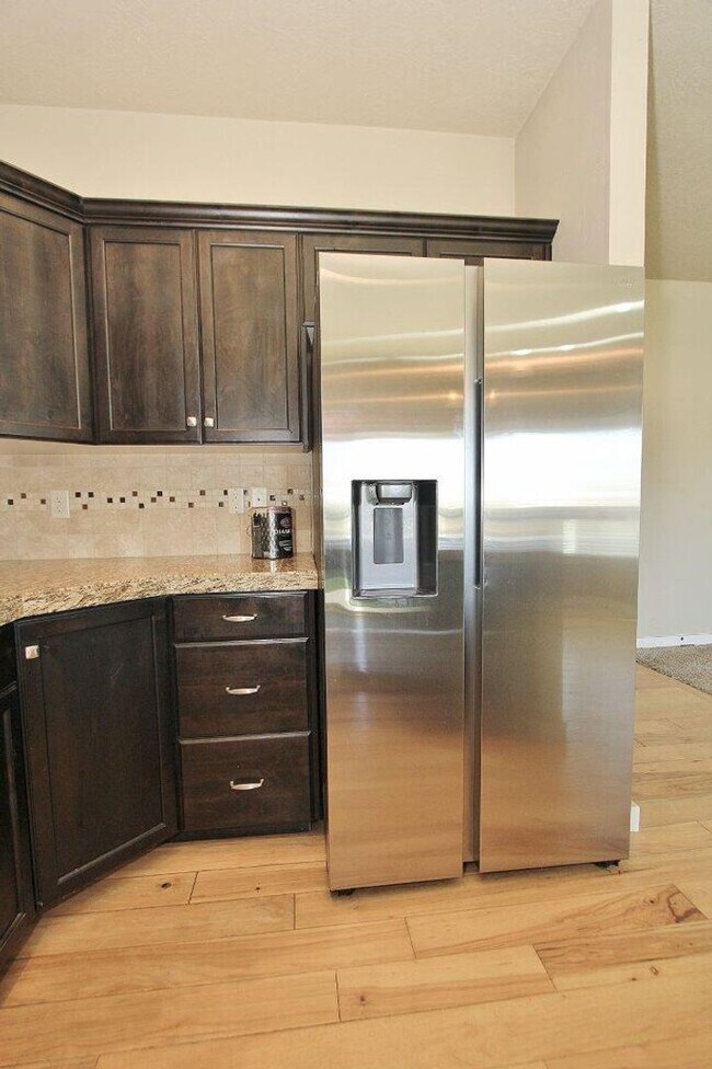 Building Photo - Immaculate home nestled in SE Boise
