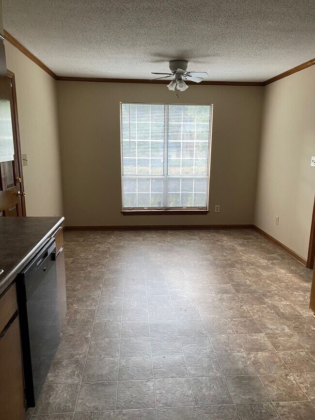 Building Photo - Beautiful home in the heart of Martinez