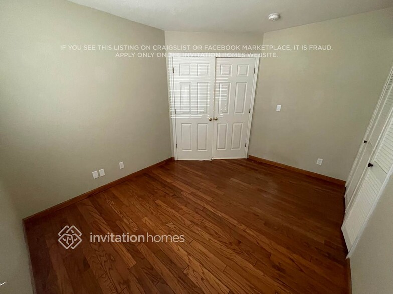 Building Photo - 2134 Jayhawk Dr
