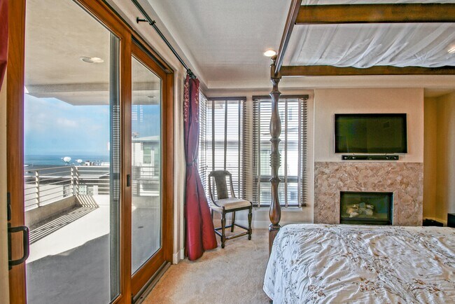 Building Photo - 308 Gull St