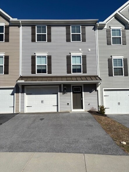 Primary Photo - 8150 Lenker Dr