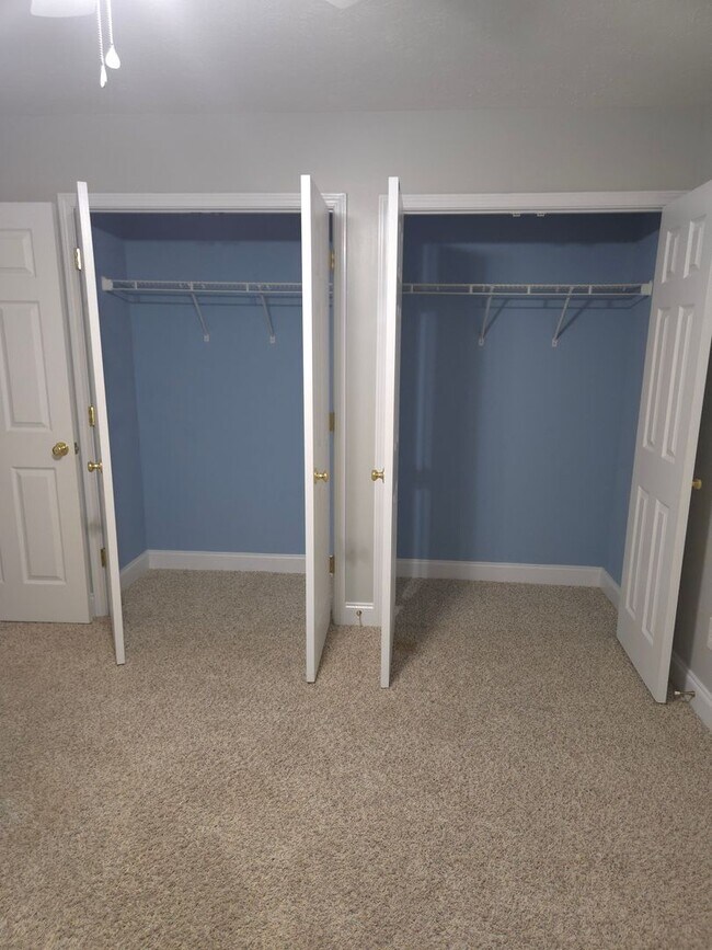 Building Photo - FOR RENT in NORTH COLUMBUS! Available NOW!