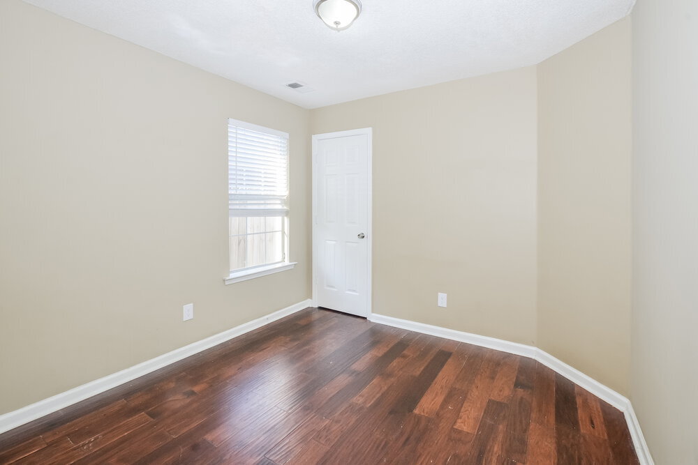 Building Photo - 7642 Fox Hunt Dr E