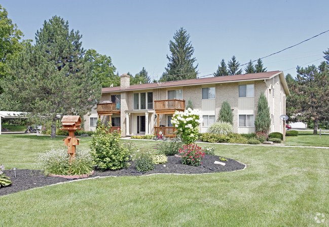 Primary Photo - Oxford Village Apartments