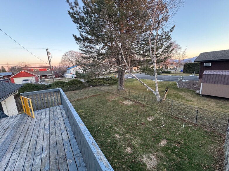 Building Photo - 4913-4915 N Drury Rd