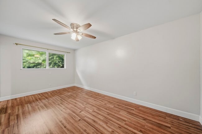 Building Photo - 10658 Northbrook Dr