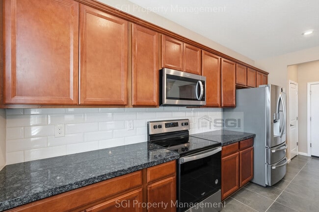 Building Photo - 17851 W Daley Ln