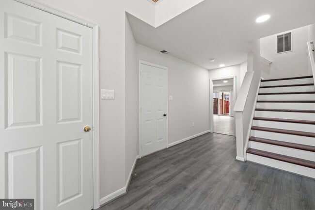 Building Photo - 2448 Rolling Plains Dr