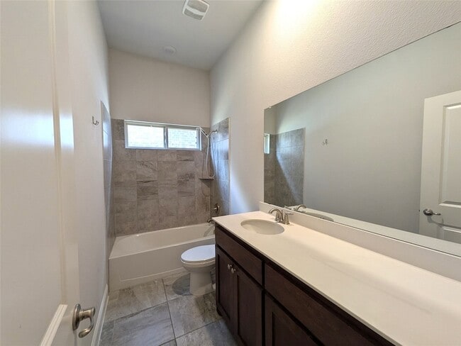 Building Photo - 1409 Summit View Ln