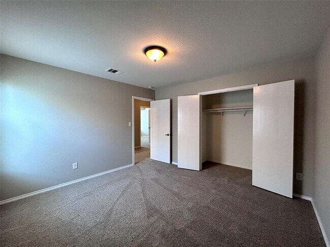 Building Photo - 8916 Ipswich Bay Dr