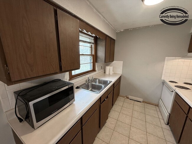 Building Photo - 1712 Garden Dr