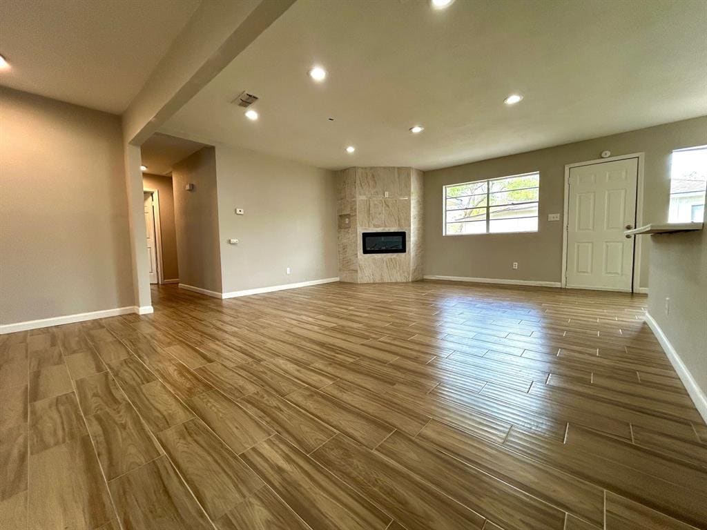 Building Photo - 5926 Darkwood Dr