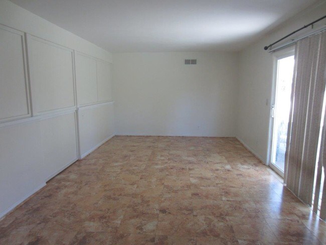 Building Photo - 2284 Athens Ave