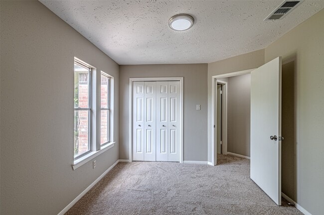 Building Photo - 14615 Cypress Valley Dr