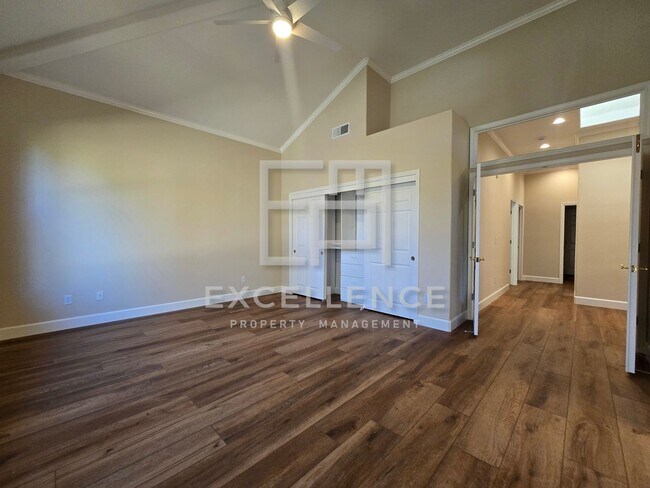 Building Photo - 3/2.5 Home + Office with 2219SF of Beautif...