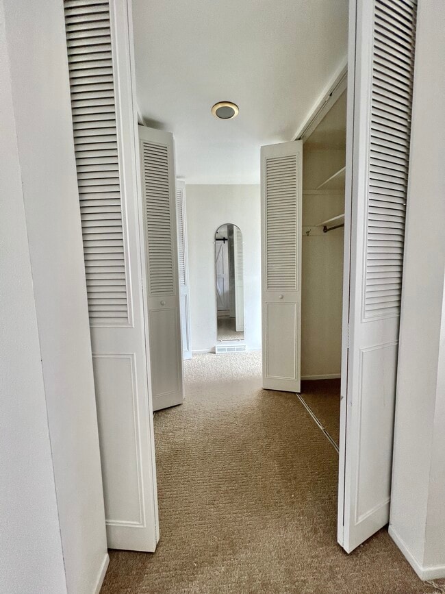 Master Bedroom Walk-In Closet - 3268 S Oneida Way