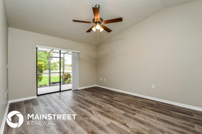 Building Photo - 3304 SW 11th Ct