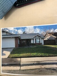 Building Photo - 8205 Orchid Tree Way