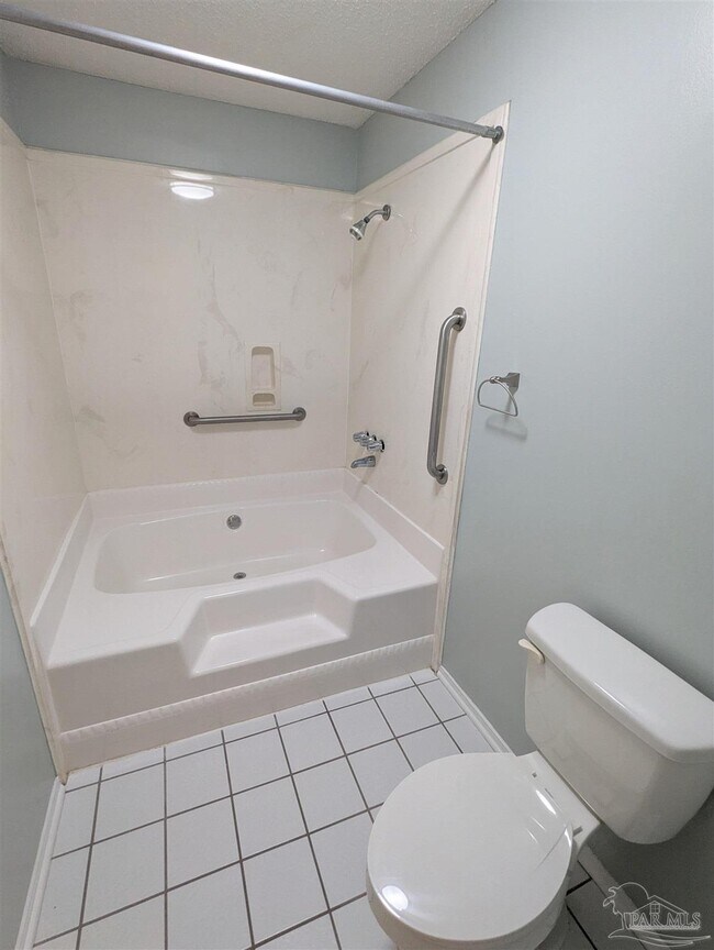 Building Photo - 512 Quail Nest Ln