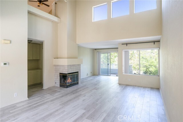 Building Photo - 5 Elmbrook