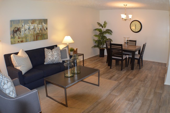 Spacious Living Room - The Meadows at Centennial Park