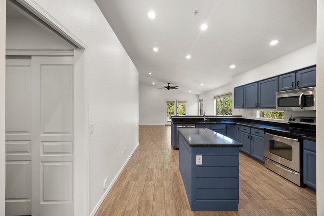Building Photo - 10290 E Mallow Cir