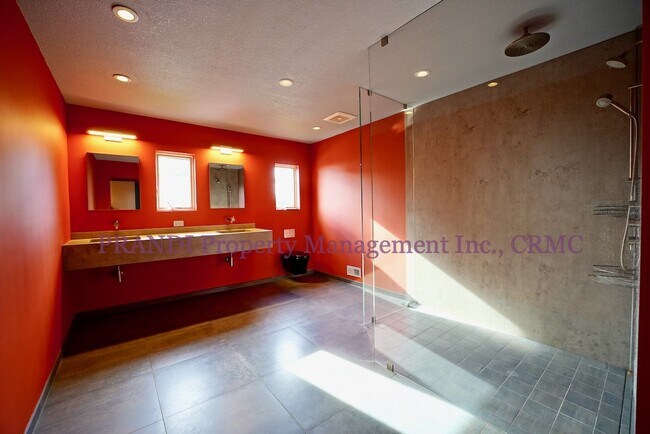 Building Photo - Sleek, Expansive, Designer Home with Priva...