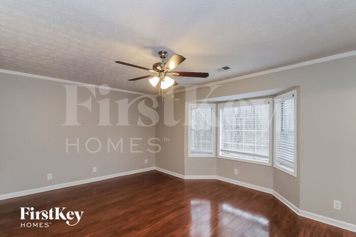 Building Photo - 2570 Paul Thomas Dr