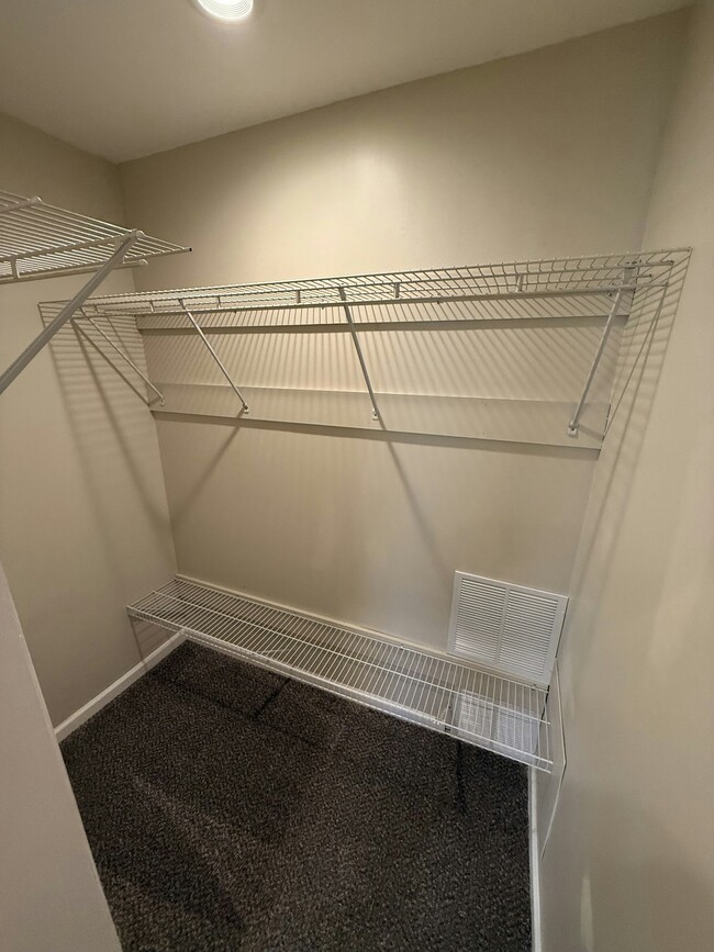 Building Photo - 419 E Frankford St