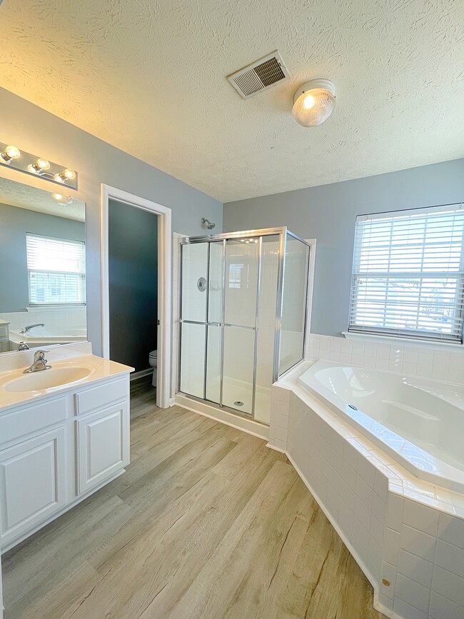 Building Photo - 2776 Bismark St