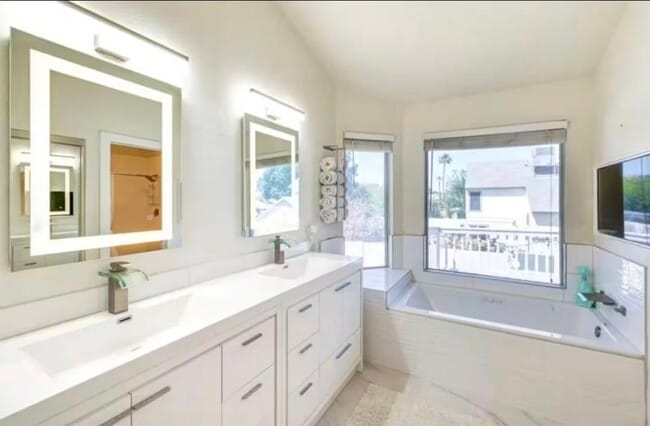 Building Photo - 14810 N 50th St