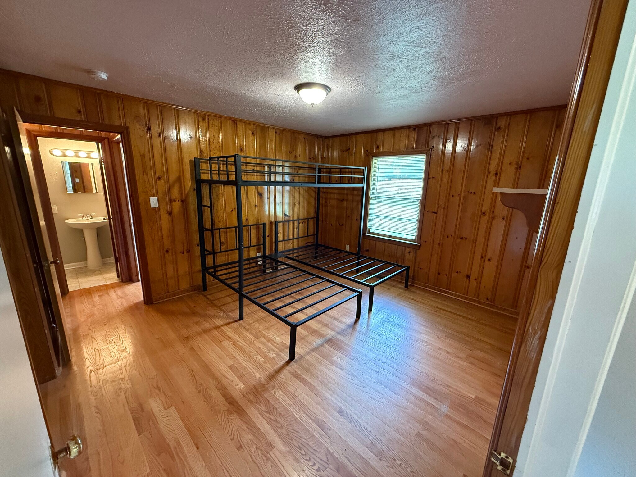 Building Photo - 7105 Whitesburg Dr SE