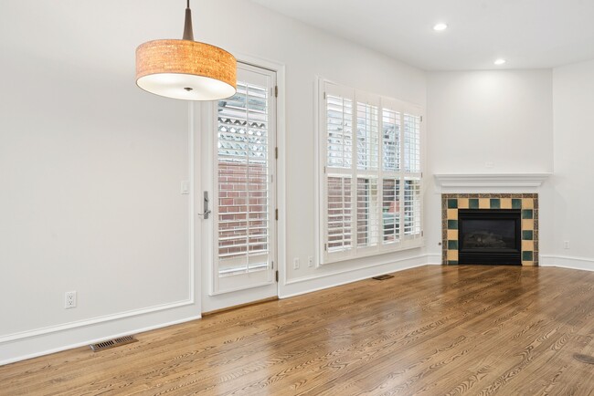 Building Photo - 400 Clayton St