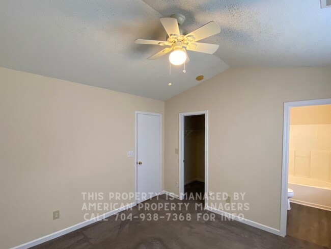 Building Photo - 3040 Champion Ln SW