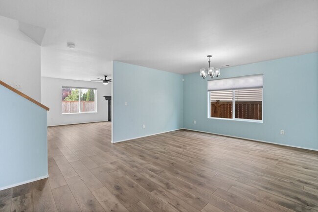 Building Photo - Spacious 5-Bedroom Home in Prime Yelm Loca...