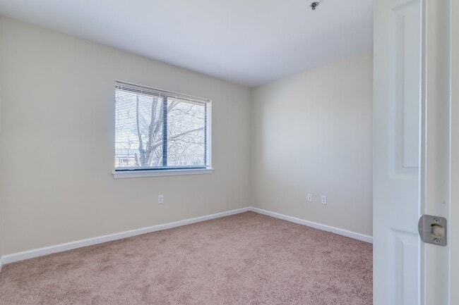 Building Photo - Welcome Home – Spacious Apartment with Mod...
