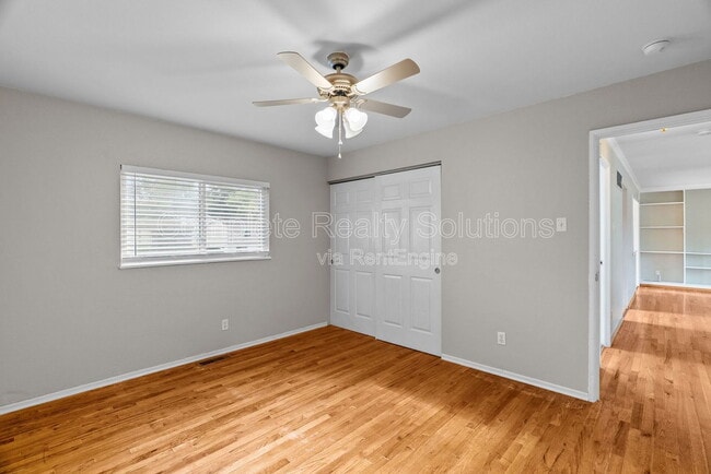 Building Photo - 12464 Glengate Dr