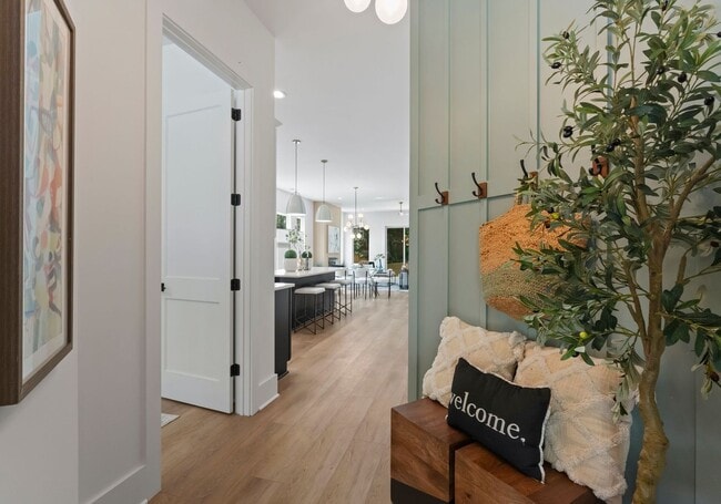 Building Photo - 2006 St Johns St