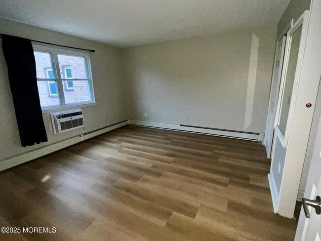 Building Photo - 12 Manchester Ct