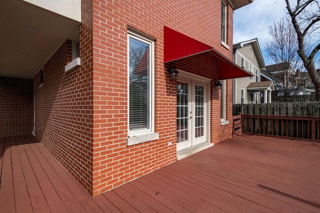 Building Photo - 1378 Fontaine Rd