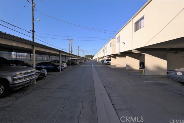 Building Photo - 3265 Santa Fe Ave