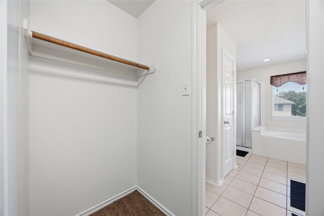 Building Photo - 8813 Elm Drake Ln