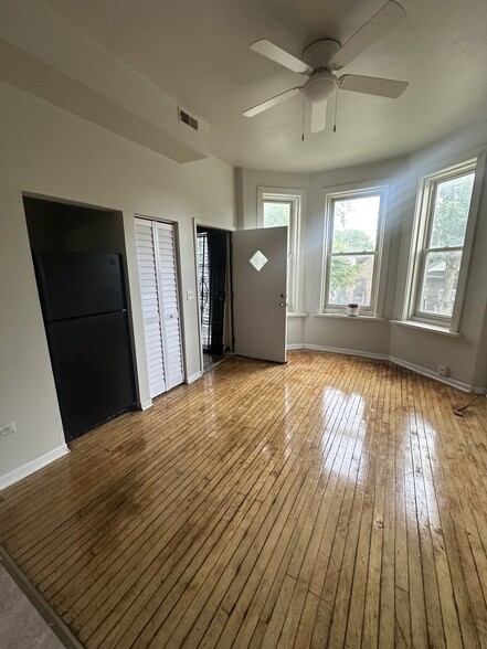 Building Photo - 1626 S Karlov Ave