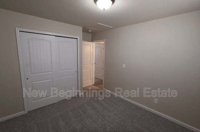 Building Photo - 1204 Commanchero Dr