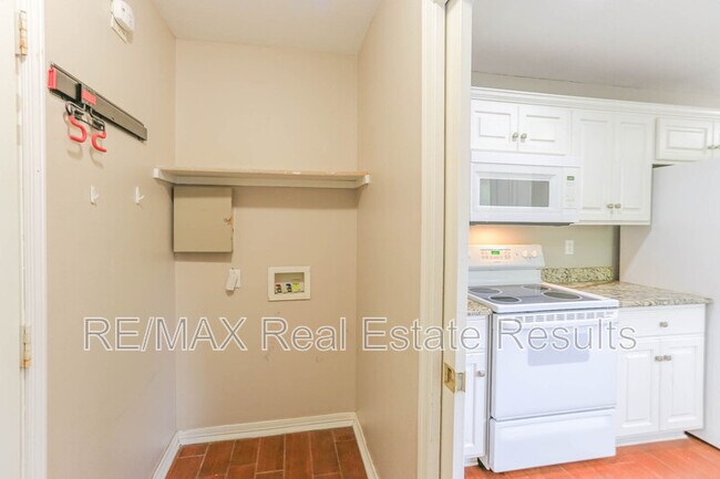 Building Photo - 3606 SE 8th St